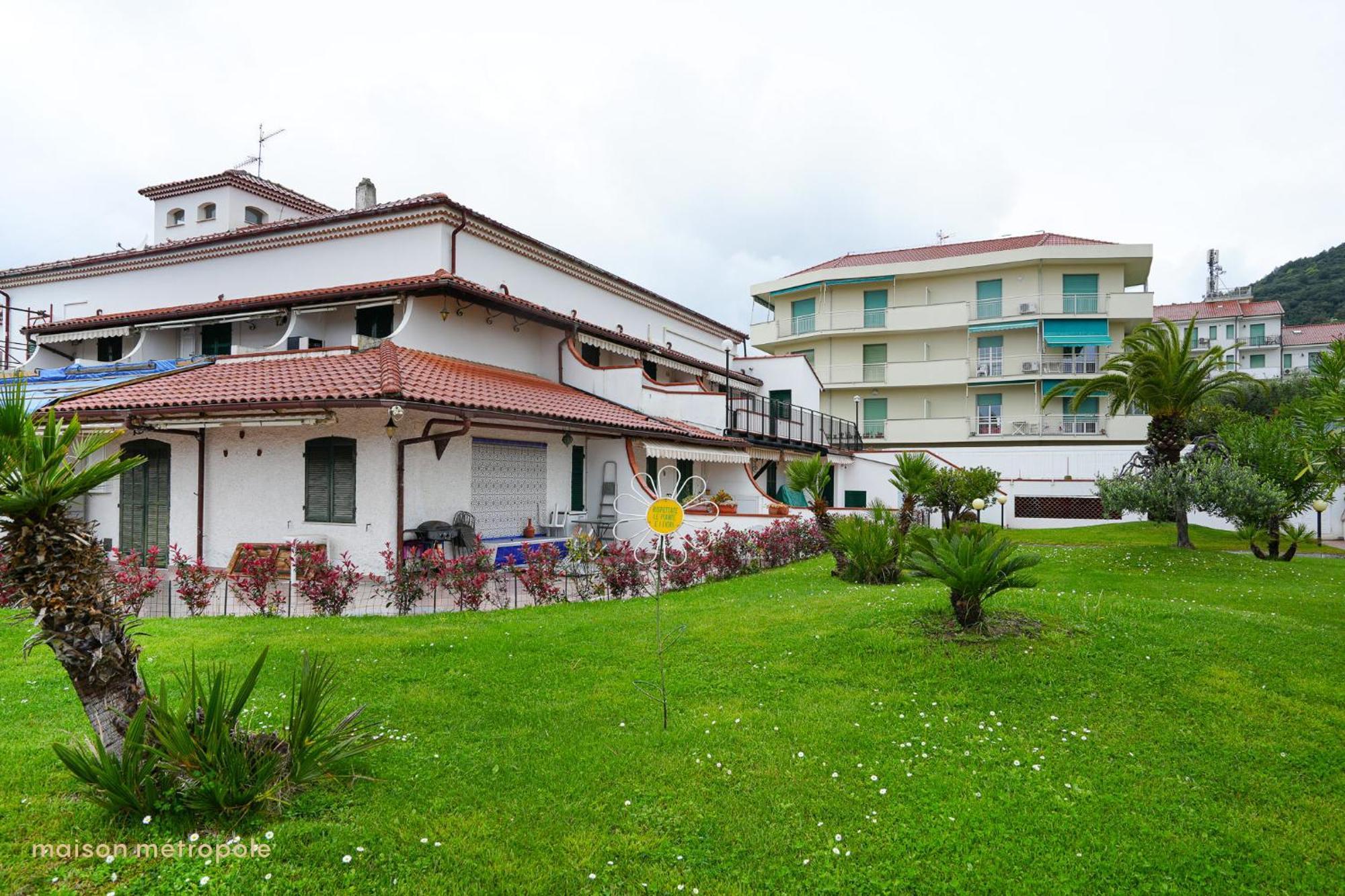 Moresco Apartment Pietra Ligure Exteriör bild
